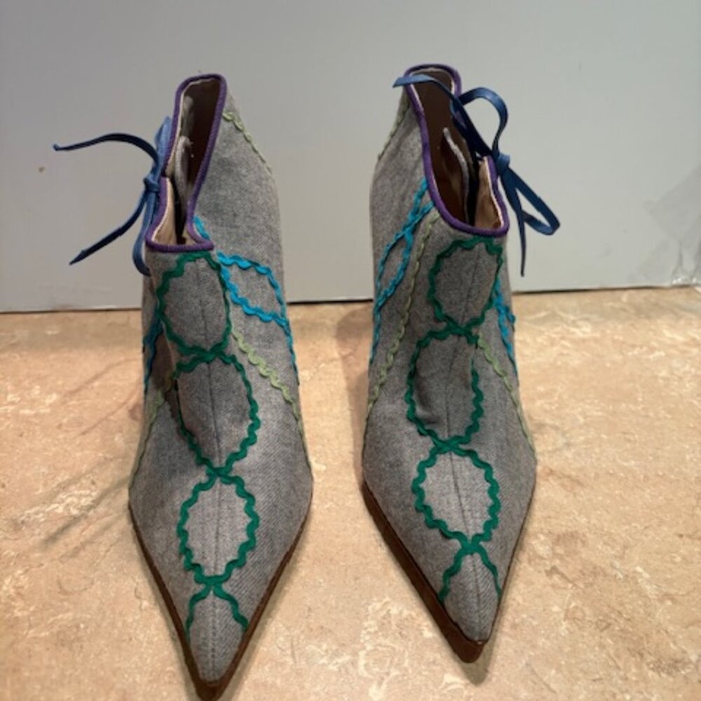 Manolo Blahnik Flannel gray booties